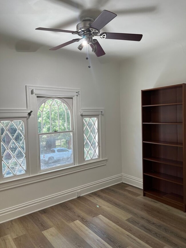 Building Photo - BEAUTIFUL 4+ BEDROOM VICTORIAN!!