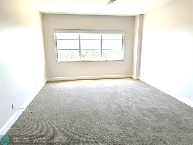 Building Photo - 2500 E Las Olas Blvd