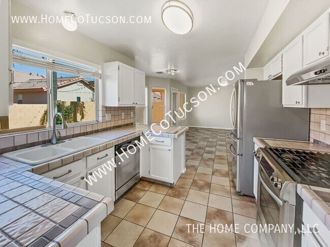 Building Photo - 9937 N Woodstone Trail