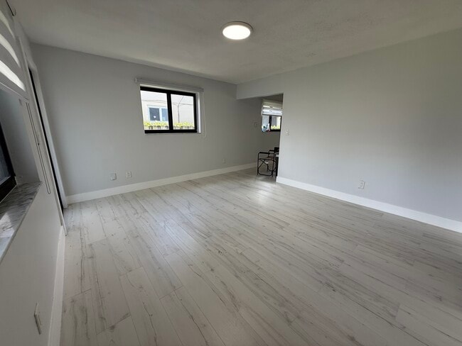 Living room - 7142 SW 22nd St