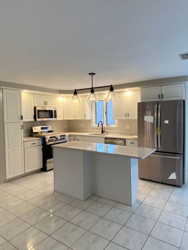 Building Photo - *****Johnston/Bishop Heights - Single Fami...