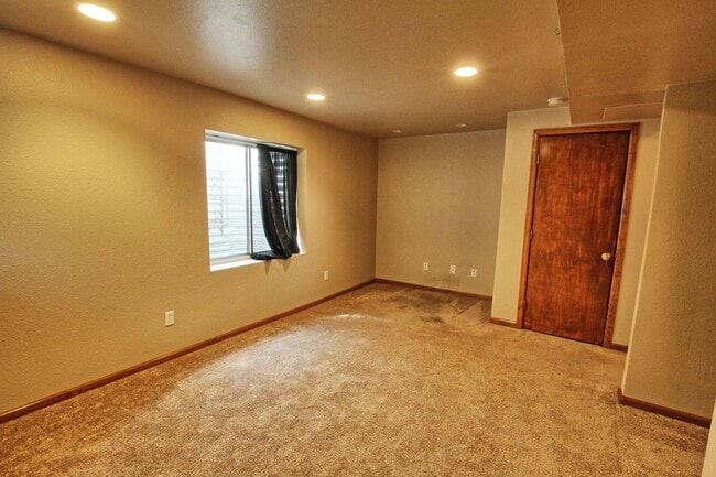 Building Photo - 4 bed 3 bath home in Clarke Farms Parker