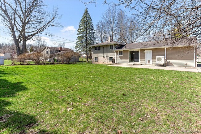 Building Photo - 25690 Glamorgan Dr