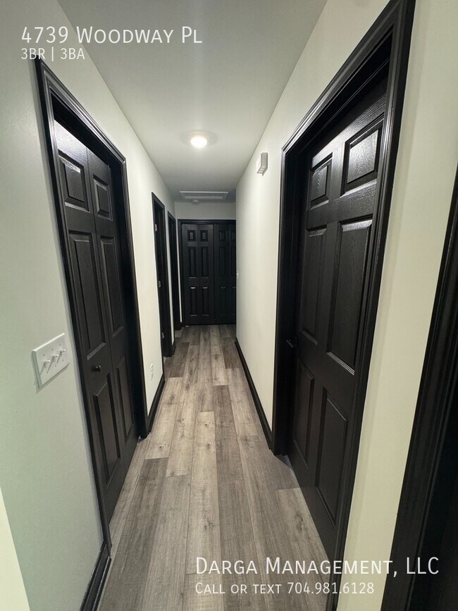 Building Photo - 4739 Woodway Pl