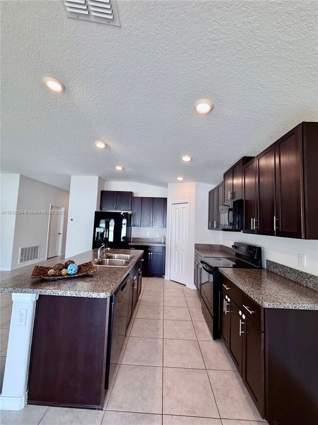 Building Photo - 39889 Harmon Grove Ct