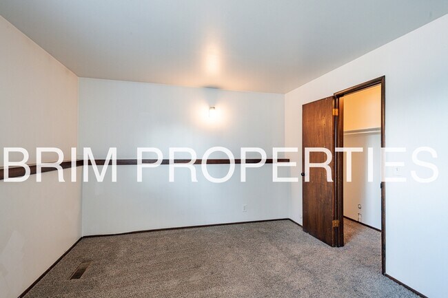 Building Photo - 278 100 E