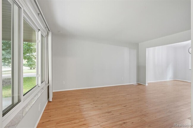 Building Photo - 1880 Welling Dr