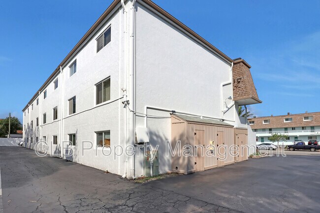 Building Photo - 60 Vining Ct