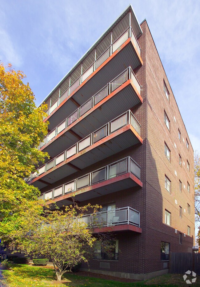 Building Photo - Fenno House