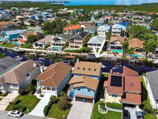 Building Photo - 6241 Bayside Dr