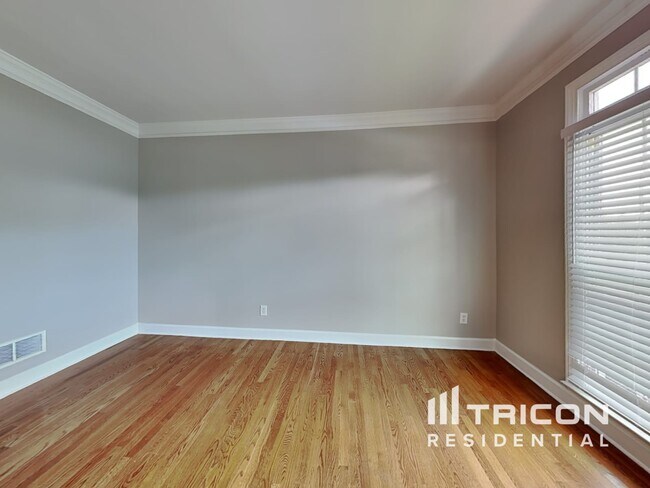 Building Photo - 538 Richmond Pl