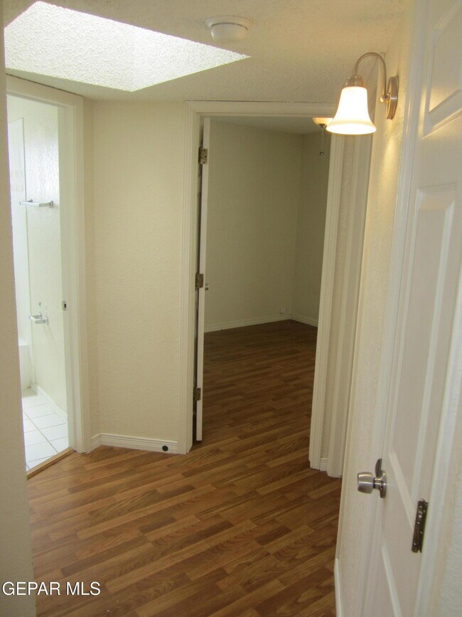 Building Photo - 6924 Imperial Ridge Dr