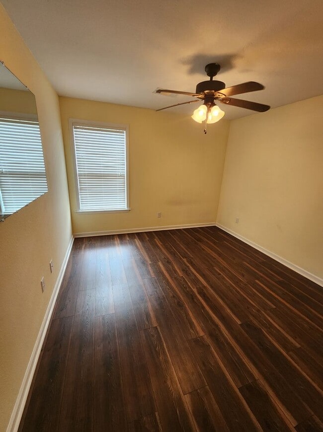 Building Photo - 2734 Ridgewood Rd