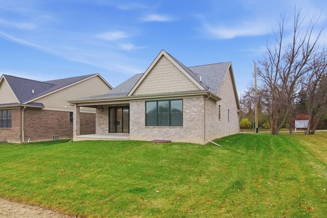 Building Photo - 5980 Willow Grove