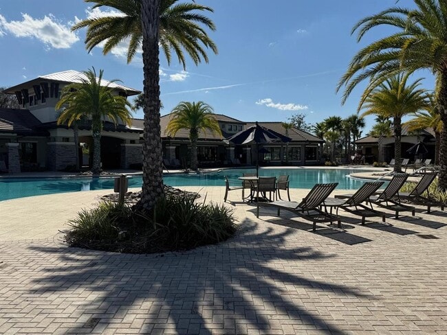 Building Photo - 2840 Chantilly Ave