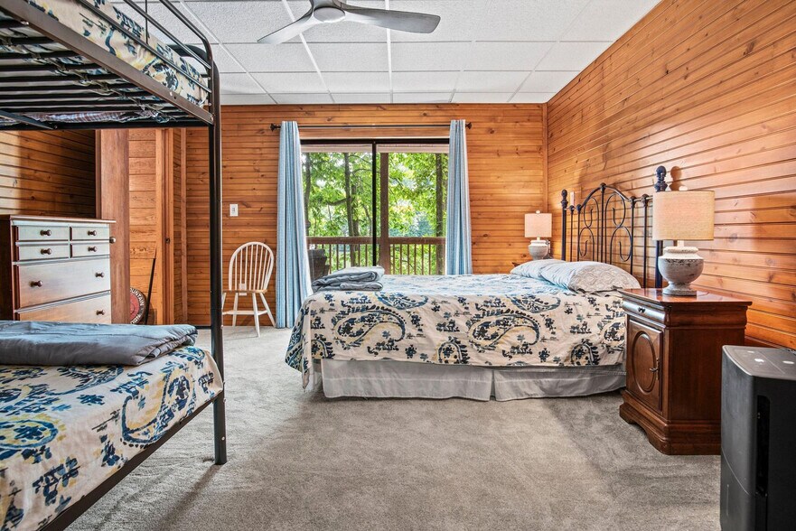 Building Photo - 410 Dogwood Ln