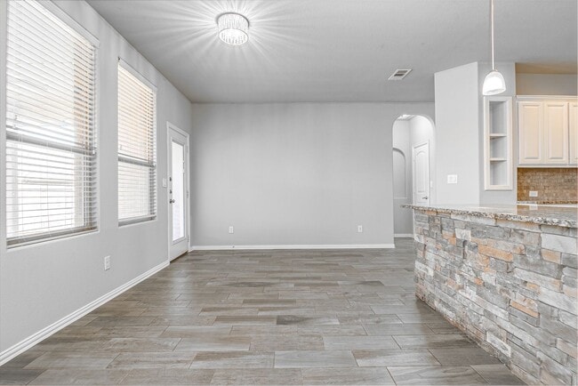 Building Photo - 819 Pentagon Rd