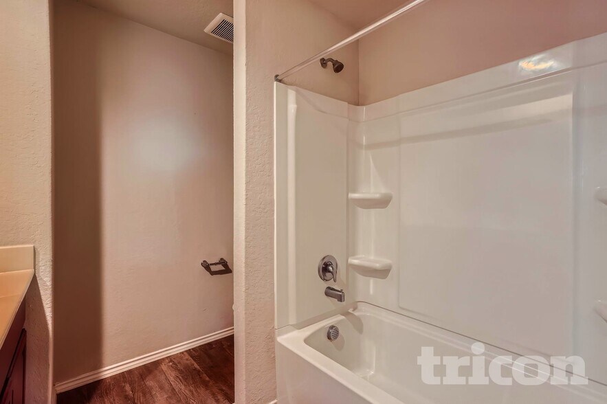 Building Photo - 13043 Heathers Elm