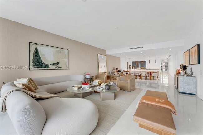 Building Photo - 300 Biscayne Blvd Way