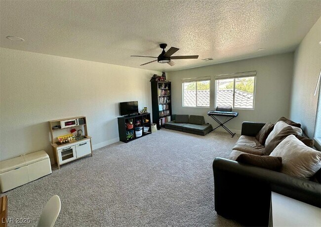 Building Photo - 11057 Village Ridge Ln