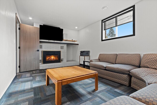 Building Photo - 2804 W Spencer St