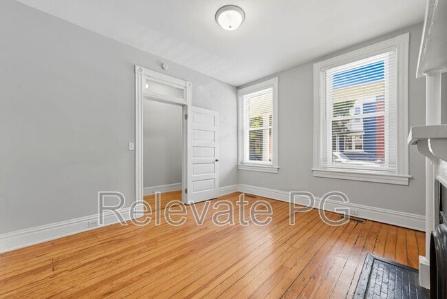 Building Photo - 24 S Davis Ave