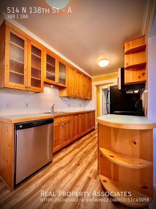 Building Photo - 514 N 138th St