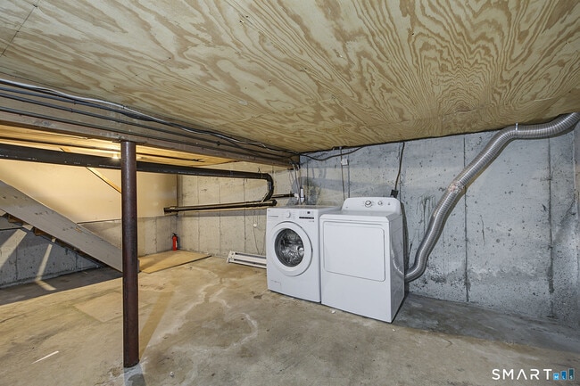 Building Photo - 6 Irving Pl