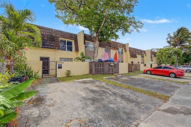 Building Photo - 3764 SW 60th Terrace