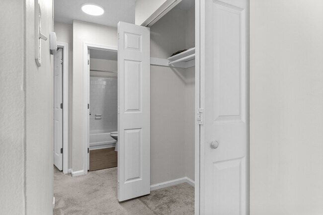Building Photo - 3409 Woodbaugh Dr