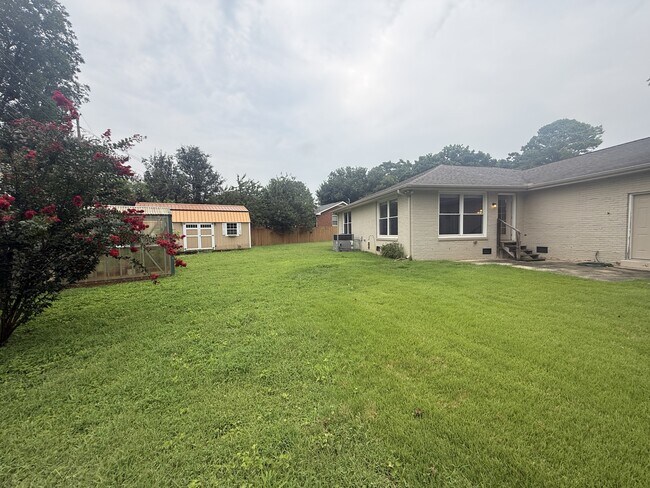 Building Photo - 304 Bellingrath Dr SW