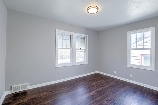 Building Photo - 3717 N 42nd St