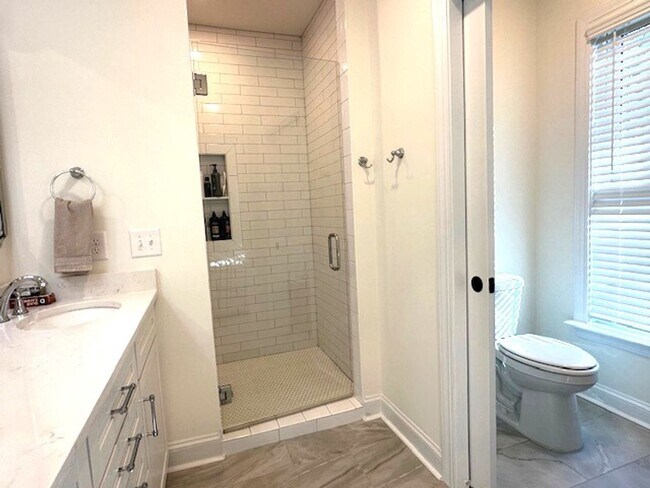 Building Photo - LUXURY TOWNHOME IN FOREST ACRES