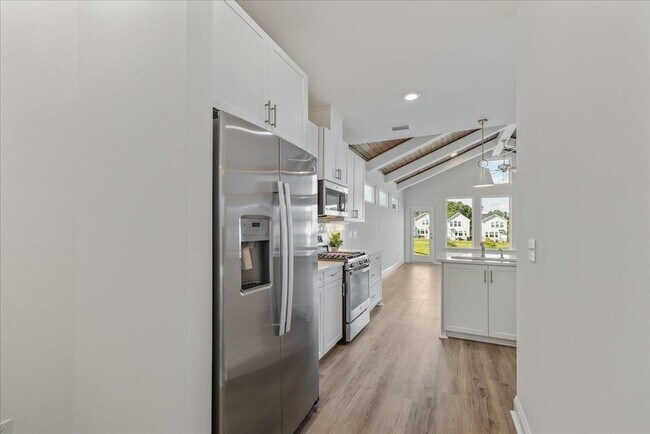 Building Photo - 5646 Native Oak Dr
