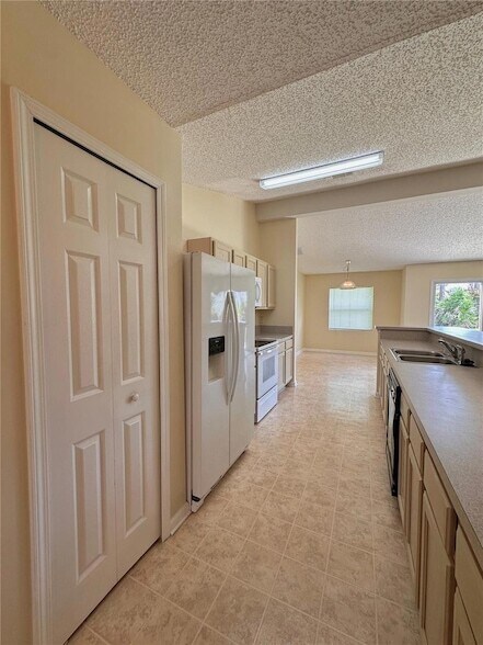Building Photo - 89 Berkshire Ln