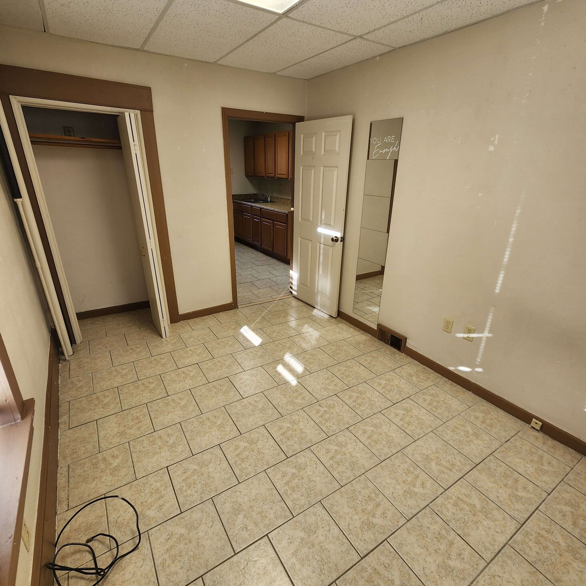 Building Photo - 102 Vermillion St