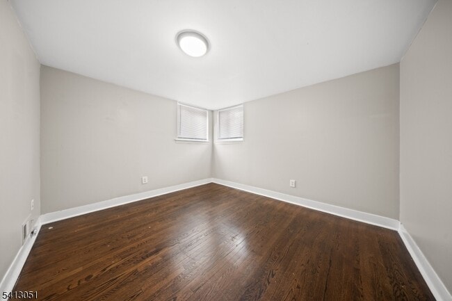 Building Photo - 339 N 6th St