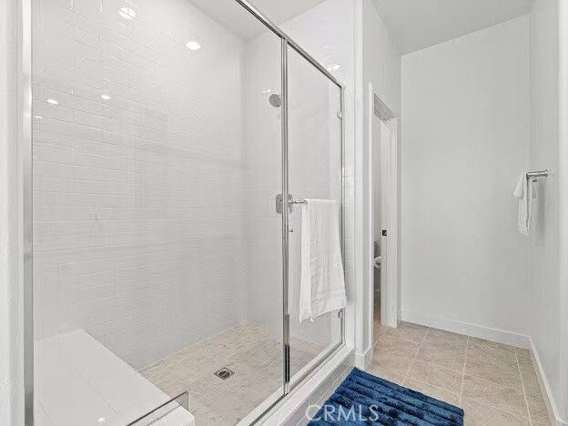 Building Photo - 352 Tank