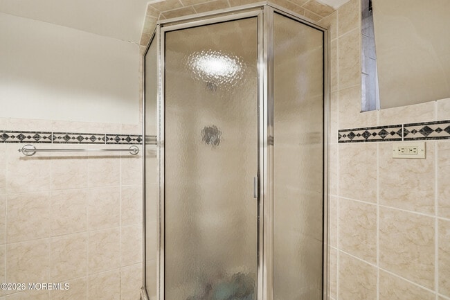 Building Photo - 416 Roosevelt Ave