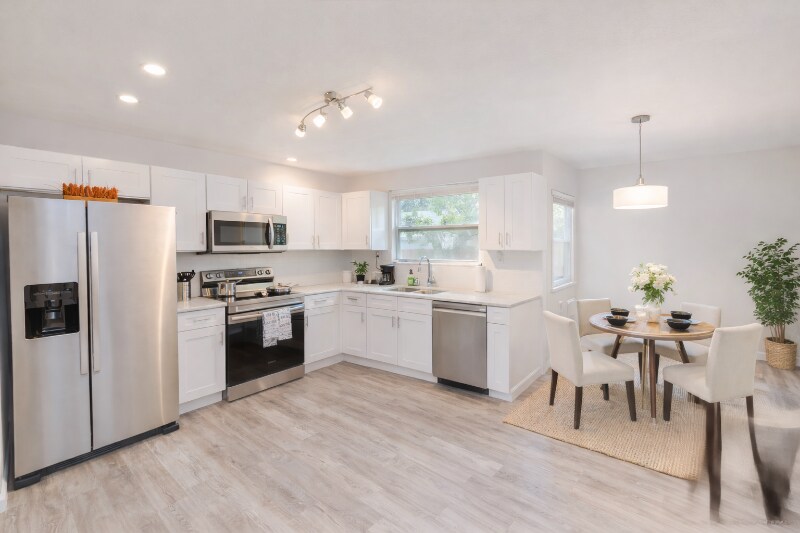 Building Photo - 1409 E Waters Ave