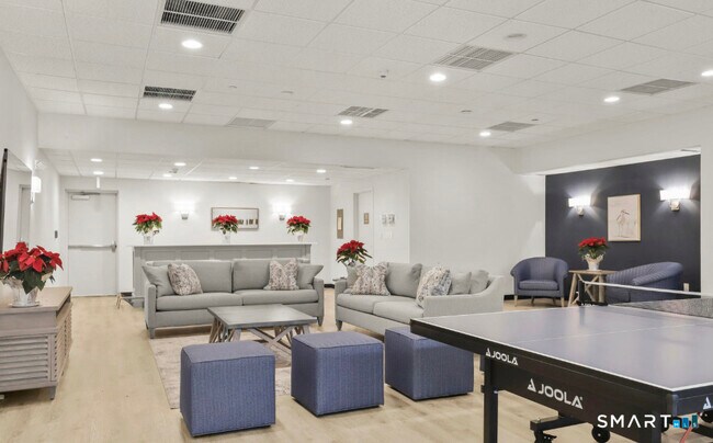 Building Photo - 51 Forest Ave