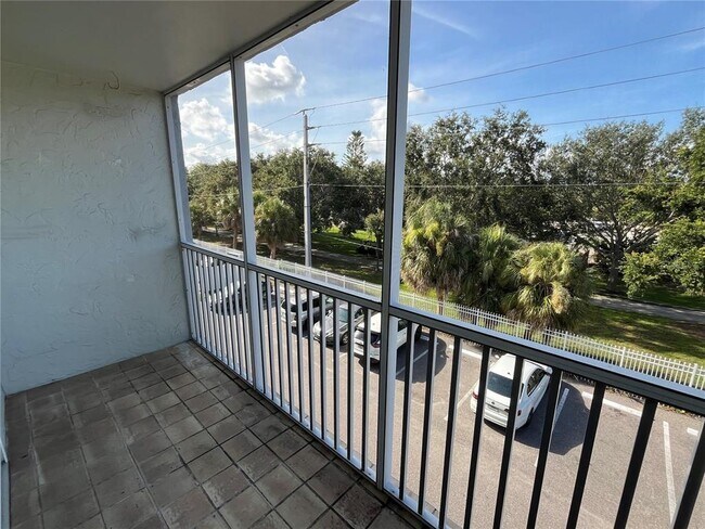 Building Photo - 2700 Coconut Bay Ln