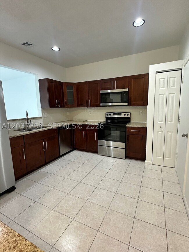 Building Photo - 5541 NW 90th Ave