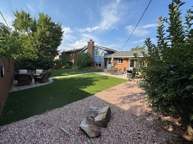 Building Photo - BEAUTIFUL 4 Bed 3 Bath Single Family Home In Boulder!