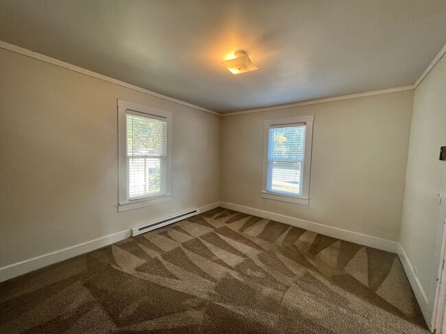 Building Photo - Charming Home near Downtown Ellensburg!