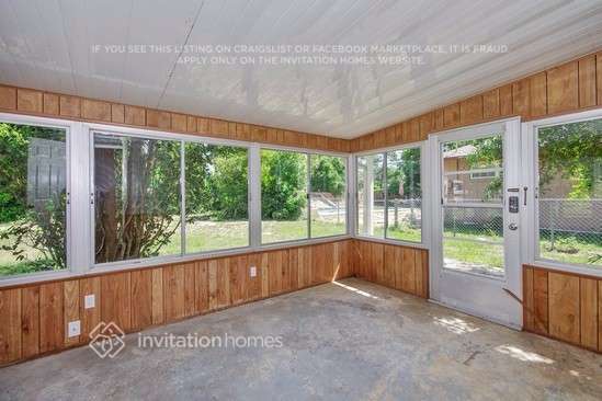 Building Photo - 411 W Charlotte Ave