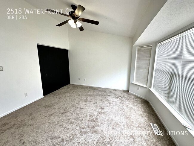 Building Photo - Lovely  3 bedroom, 2 bathroom home located...