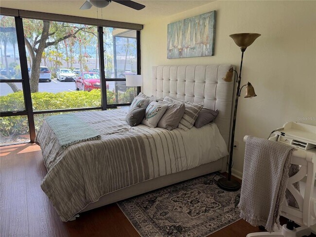 Building Photo - 618 Bird Bay Dr S