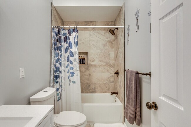 Building Photo - 5321 Wakefield St