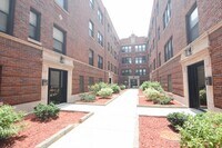 Building Photo - 2206 W Eastwood Ave